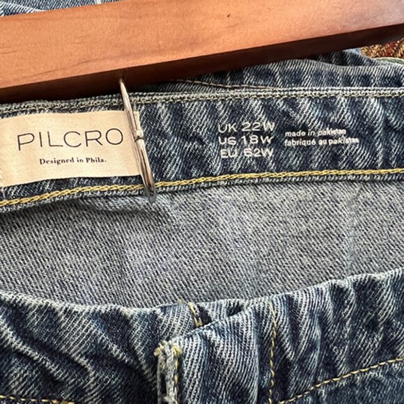 Anthropologie Pilcro Leni Curved Barrel Jeans NWT - Picture 1 of 6